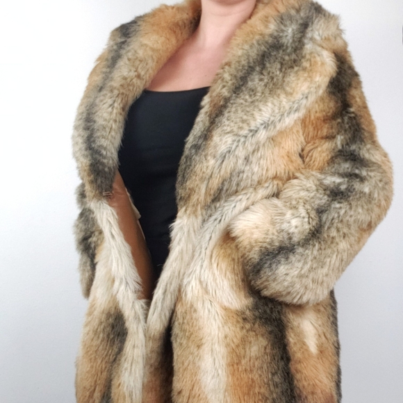 Vintage Sportowne | Union Made Tan Fur Coat Jacket - Picture 7 of 7